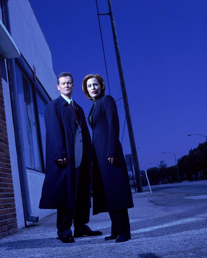 The X-Files - Salaiset kansiot - Season 8 - Promokuvat - Robert Patrick, Gillian Anderson