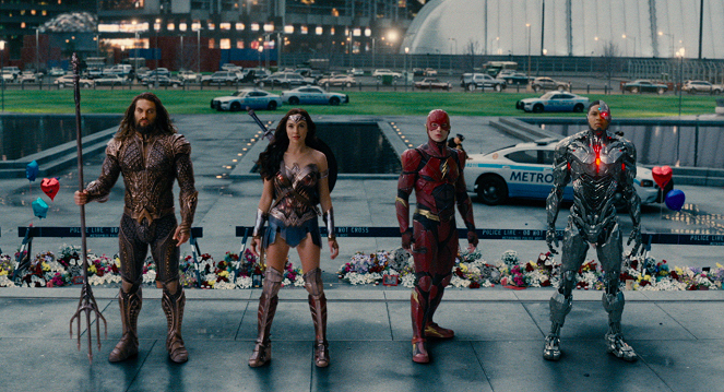 Justice League - Photos - Jason Momoa, Gal Gadot, Ezra Miller, Ray Fisher