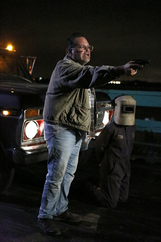 Dirk Gently's Holistic Detective Agency - Season 1 - Lost & Found - Z filmu - Aaron Douglas