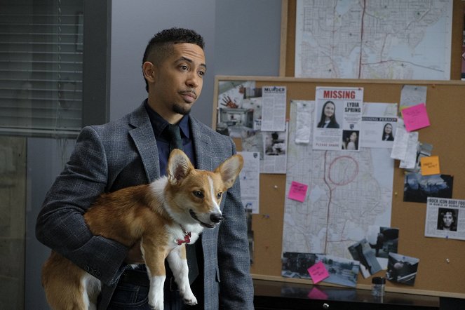 Dirk Gently's Holistic Detective Agency - Rogue Wall Enthusiasts - Filmfotók - Neil Brown Jr.