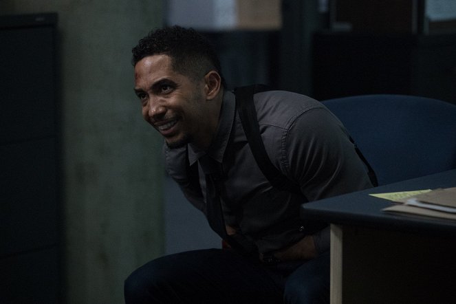 Dirk Gently's Holistic Detective Agency - Two Sane Guys Doing Normal Things - Photos - Neil Brown Jr.