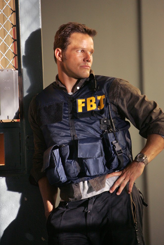 Numb3rs - Season 3 - Blackout - Photos - Dylan Bruno