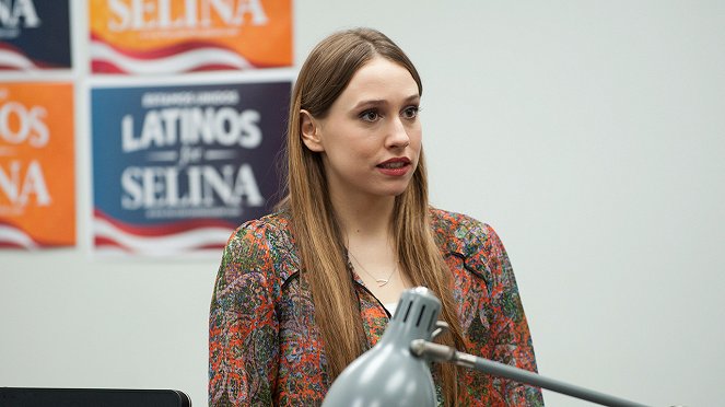 Figurantka - Debate - Z filmu - Sarah Sutherland