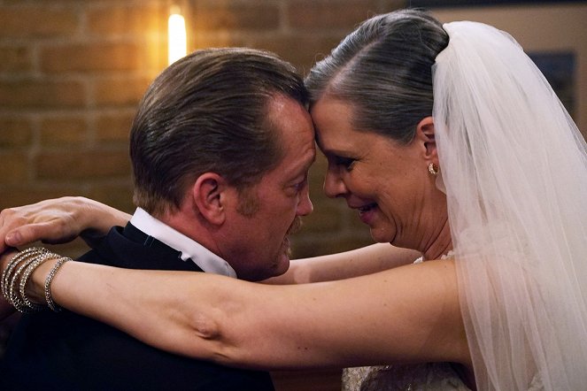 Chicago Fire - On the Warpath - Photos - Christian Stolte, Amy Morton