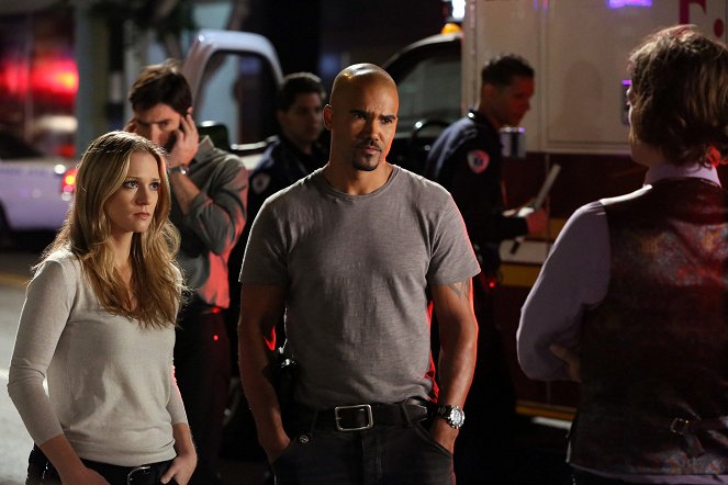 Criminal Minds - Season 8 - The Replicator - Photos - A.J. Cook, Shemar Moore