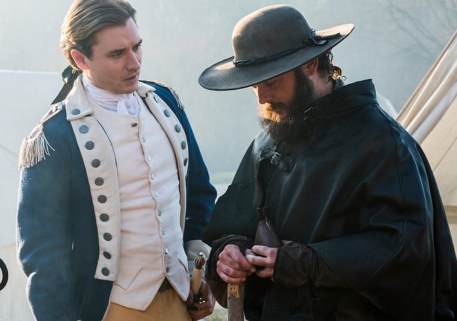 Zvrat: Washingtonovi špioni - Pronásledovaný - Z filmu - Seth Numrich, Daniel Henshall