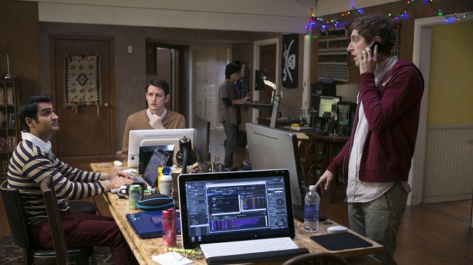 Silicon Valley - Articles of Incorporation - Photos - Kumail Nanjiani, Zach Woods, Thomas Middleditch