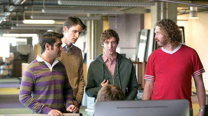 Silicon Valley - Season 1 - Insourcing - Filmfotos - Kumail Nanjiani, Zach Woods, Thomas Middleditch, T.J. Miller