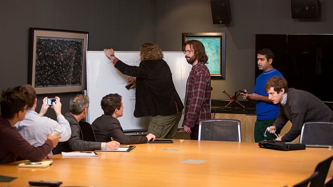 Silicon Valley - Runaway Devaluation - Photos - Martin Starr, Kumail Nanjiani, Thomas Middleditch