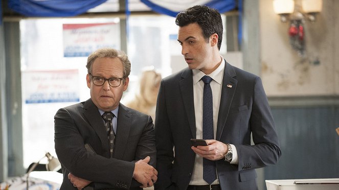 Veep - Season 5 - Camp David - Photos - Peter MacNicol, Reid Scott