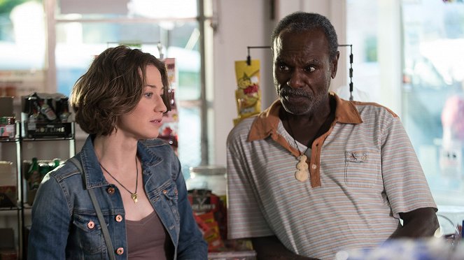 The Leftovers - Orange Sticker - Photos - Carrie Coon
