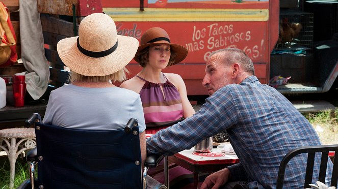 The Leftovers - Linse - Filmfotos - Carrie Coon, Christopher Eccleston