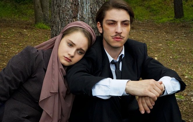 Vatanım Sensin - Kuvat elokuvasta - Miray Daner, Boran Kuzum