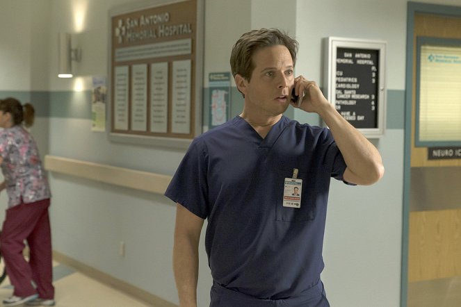 The Night Shift - Season 4 - Recoil - De la película - Scott Wolf