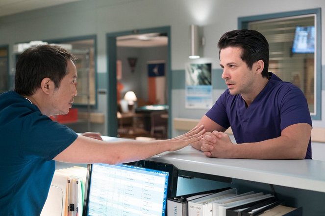 The Night Shift - Season 2 - Hold On - Photos - Ken Leung, Freddy Rodríguez