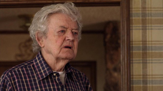 Sons of Anarchy - Oiled - Photos - Hal Holbrook