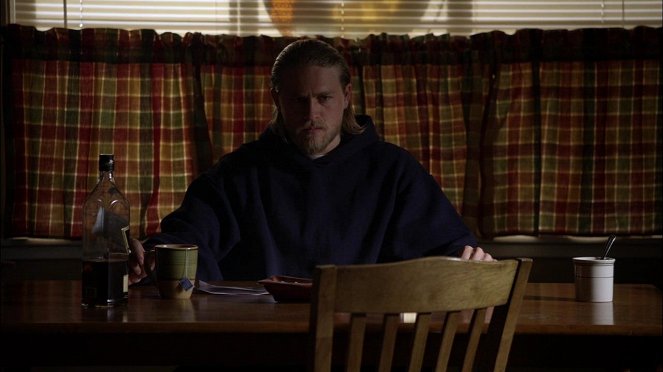 Sons of Anarchy - Home - Photos - Charlie Hunnam