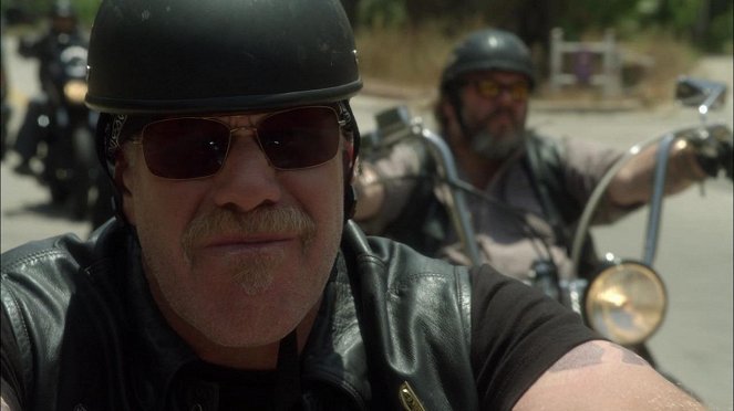Sons of Anarchy - Home - Photos - Ron Perlman