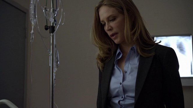 Sons of Anarchy - Turning and Turning - Photos - Ally Walker