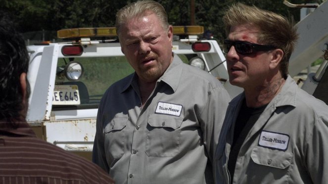 Sons of Anarchy - The Push - Van film - William Lucking, Kenny Johnson