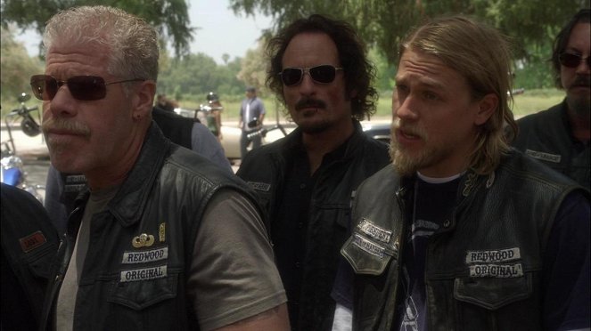 Sons of Anarchy - Widening Gyre - Photos - Ron Perlman, Kim Coates, Charlie Hunnam