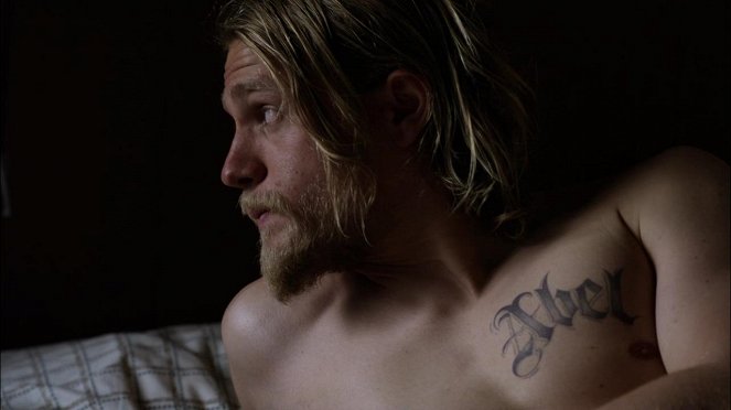 Sons of Anarchy - Widening Gyre - Photos - Charlie Hunnam