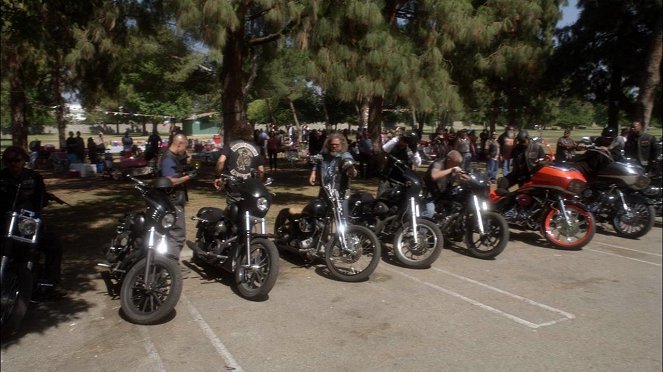 Sons of Anarchy - Widening Gyre - Photos