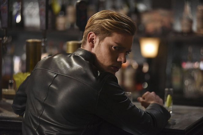 Shadowhunters: The Mortal Instruments - Those of Demon Blood - Photos - Dominic Sherwood