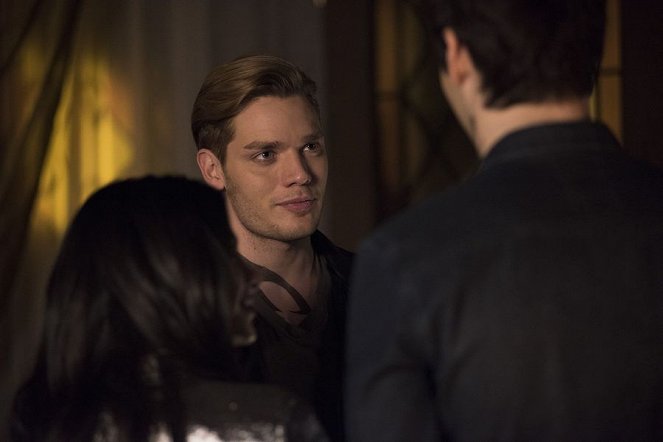 Shadowhunters: The Mortal Instruments - Those of Demon Blood - Photos - Dominic Sherwood
