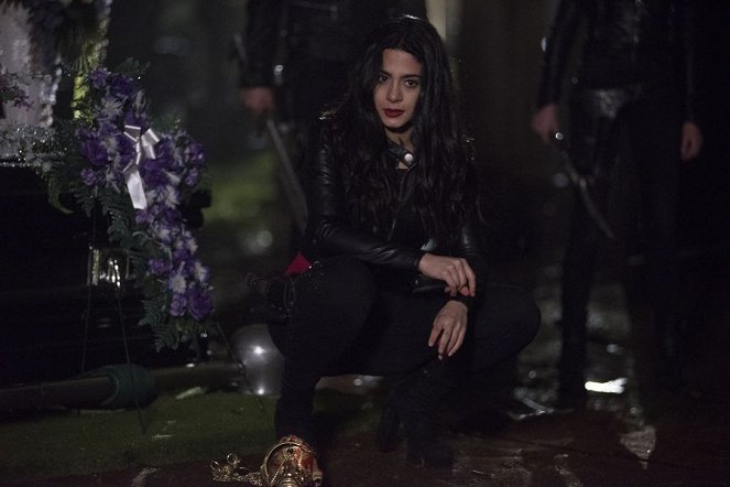 Shadowhunters: The Mortal Instruments - Hail and Farewell - Photos - Emeraude Toubia