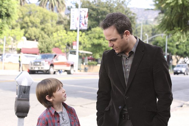 Private Practice - Don't Stop 'Till You Get Enough - Van film - Griffin Gluck, Paul Adelstein