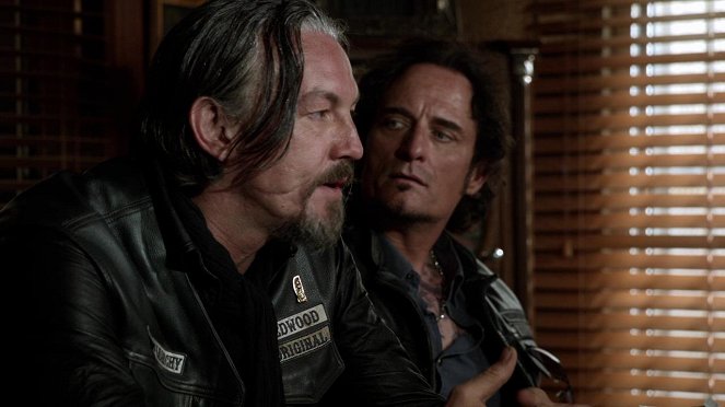 Sons of Anarchy - Season 4 - Out - Photos - Tommy Flanagan, Kim Coates
