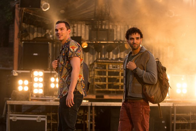 Collide - Van film - Nicholas Hoult, Marwan Kenzari