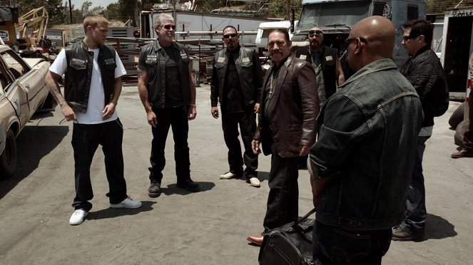 Sons of Anarchy - Kokain - Filmfotos - Charlie Hunnam, Ron Perlman, Emilio Rivera, Danny Trejo