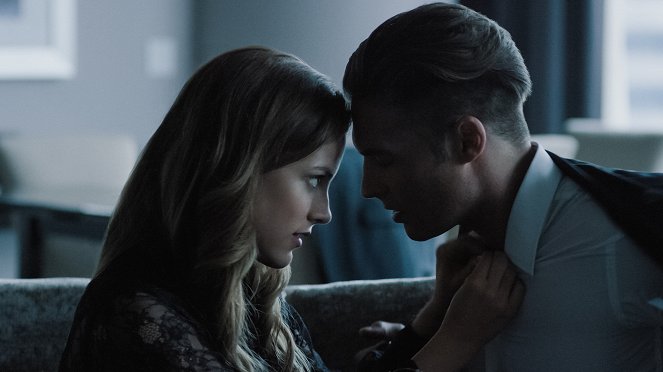 The Girlfriend Experience - Separation - Photos - Riley Keough
