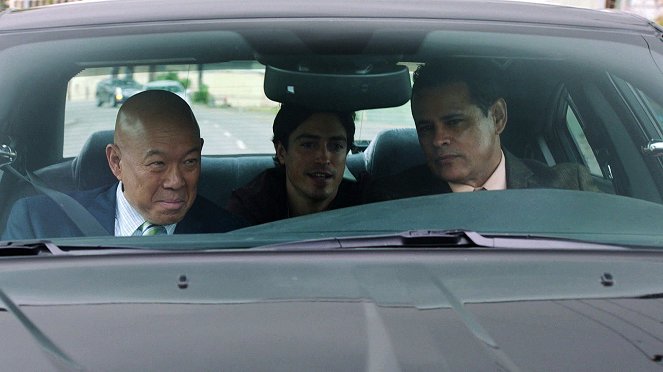 Major Crimes - Under the Influence - Van film - Michael Paul Chan, Ben Feldman, Raymond Cruz
