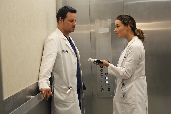 Grey's Anatomy - You Be Illin' - Van film - Justin Chambers, Camilla Luddington