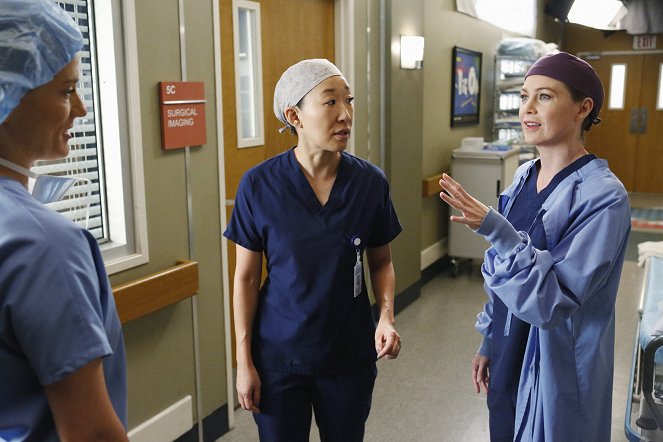 Grey's Anatomy - Season 10 - Change of Heart - Photos - Sandra Oh, Ellen Pompeo