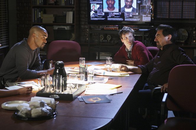 Criminal Minds - Season 6 - Flammen der Rache - Filmfotos - Shemar Moore, Matthew Gray Gubler, Joe Mantegna