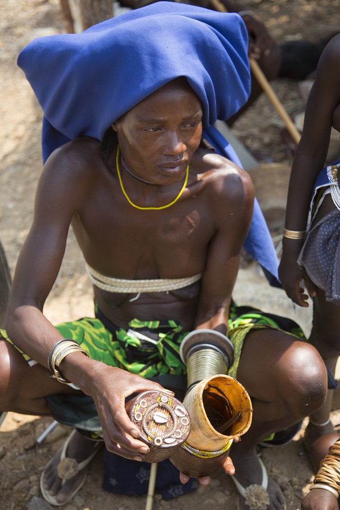 Angola, tribus oubliées - Van film