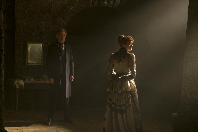 The Limehouse Golem - Van film - Bill Nighy, Olivia Cooke