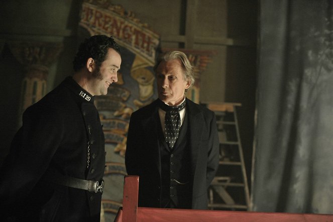 Golem z Limehouse - Z filmu - Daniel Mays, Bill Nighy