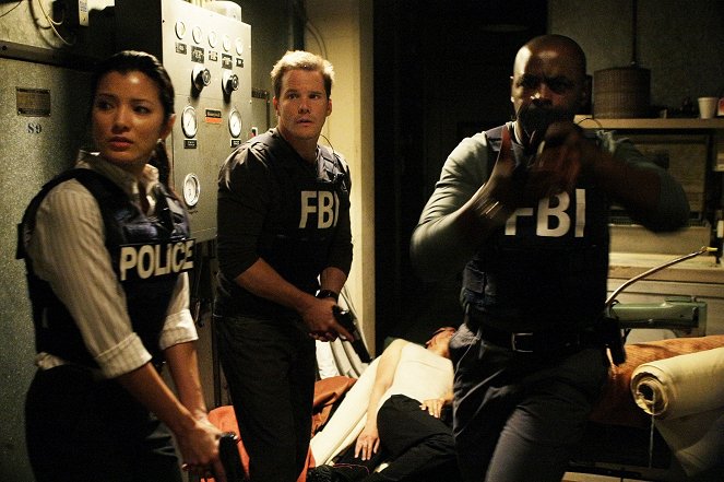 Numb3rs - Trouble in Chinatown - Photos - Kelly Hu, Dylan Bruno, Alimi Ballard