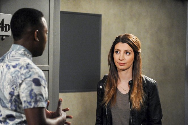 New Girl - The Right Thing - Do filme - Nasim Pedrad