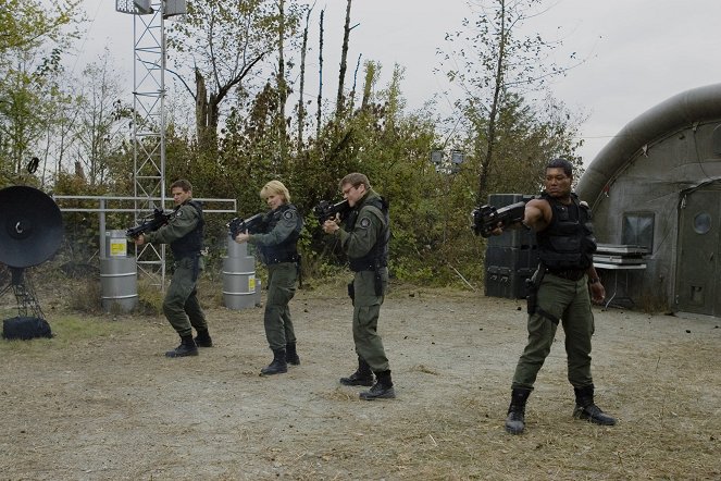 Stargate SG-1 - The Scourge - Van film - Ben Browder, Amanda Tapping, Michael Shanks, Christopher Judge