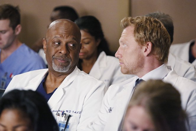 Grey's Anatomy - Staring at the End - Photos - James Pickens Jr., Kevin McKidd