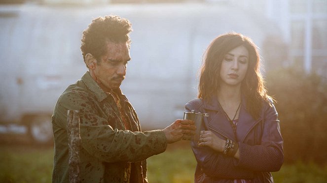 Ash kontra martwe zło - Bait - Z filmu - Ray Santiago, Dana DeLorenzo