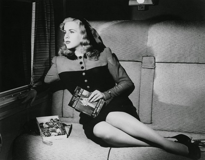 Lady on a Train - Van film - Deanna Durbin