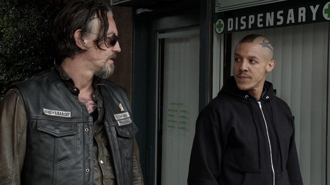 Sons of Anarchy - Dorylus - Photos - Tommy Flanagan, Theo Rossi