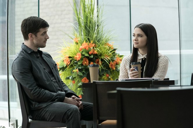 The Bold Type - The Woman Behind the Clothes - Photos - Dan Jeannotte, Katie Stevens